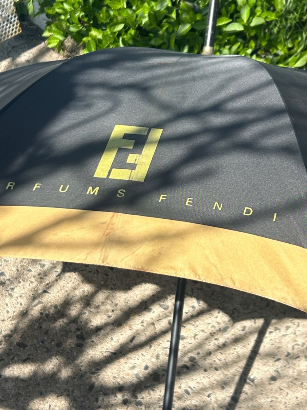Vintage Fendi Black and Gold Parfums Logo Umbrella - Picture 3 of 11